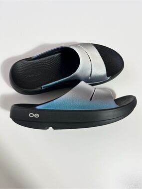 OOFOS OOahh Luxe Recovery Sandals Frost W9 M7 EU40 OOfoam Slides